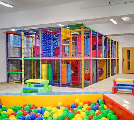 10b Niebieskie Z Basenem Krytym, Odkrytym, Salą Zabaw, Animacjami Poddąbie