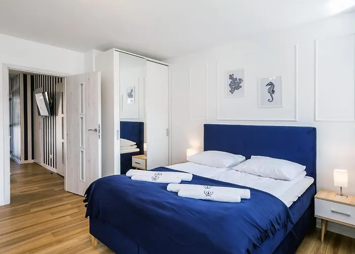 10b Niebieskie Z Basenem Krytym, Odkrytym, Sala Zabaw, Animacjami Поддомбе